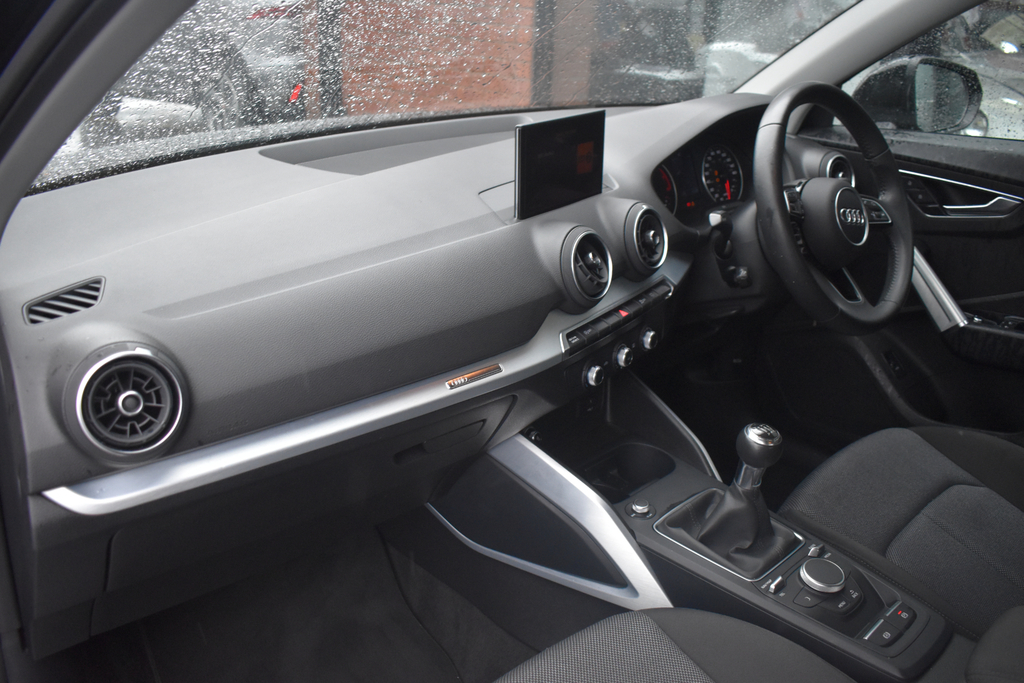 Audi Q2 Estate Grey #32