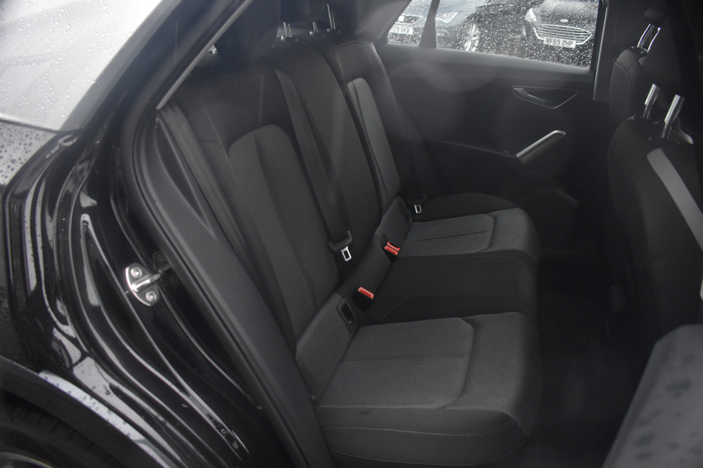 Audi Q2 Estate Grey #27