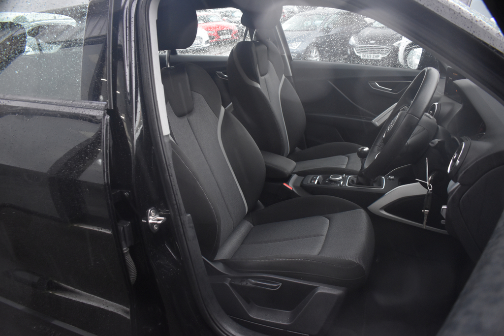 Audi Q2 Estate Grey #7