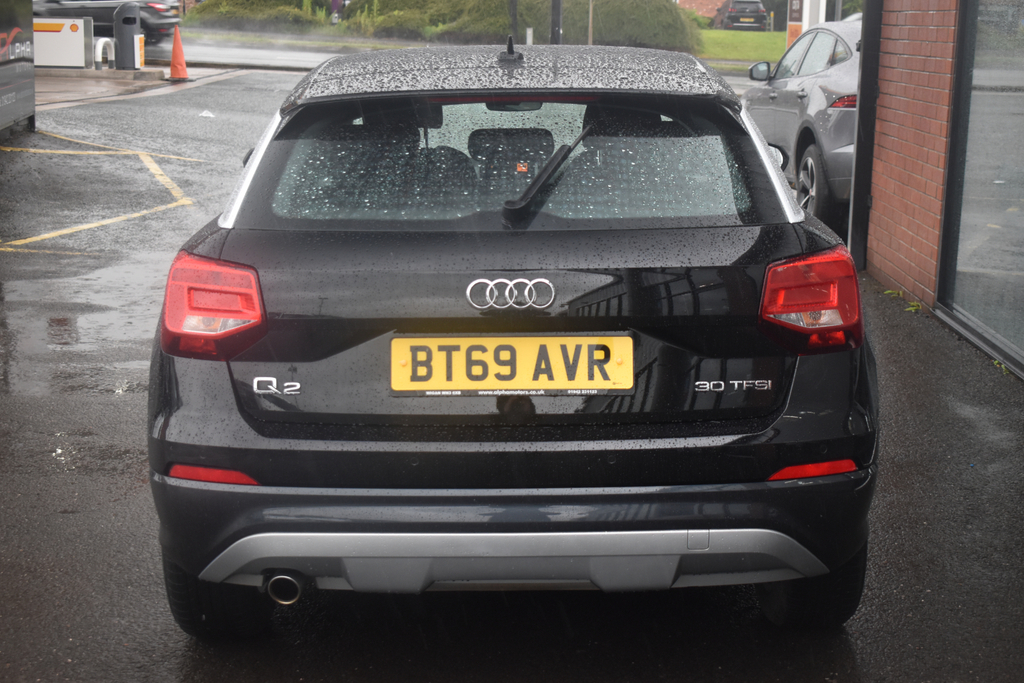Audi Q2 Estate Grey #6