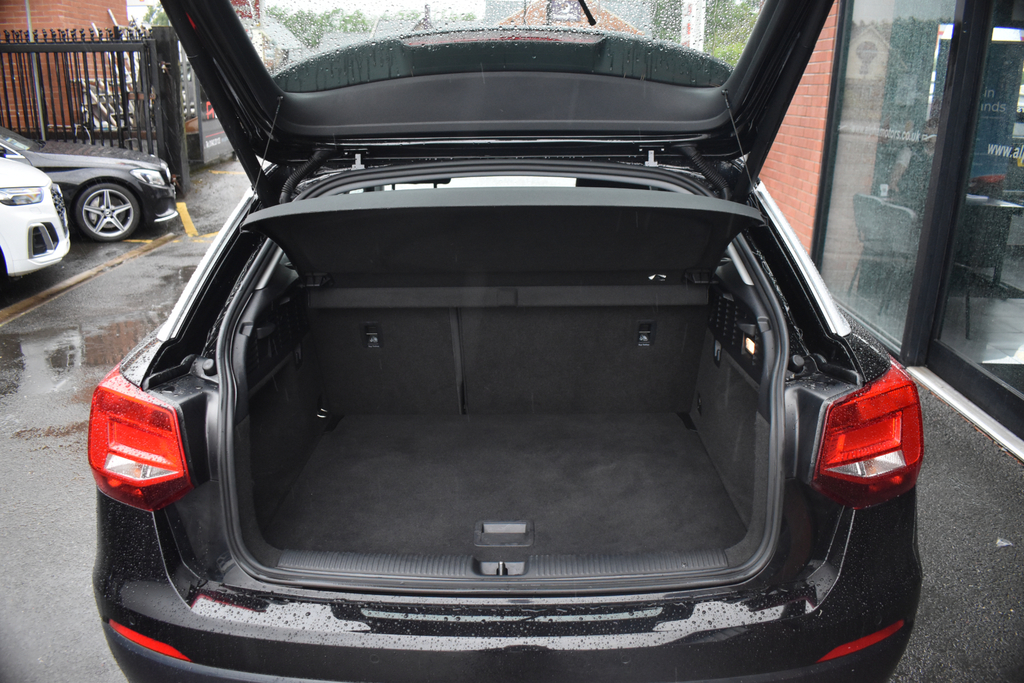 Audi Q2 Estate Grey #41