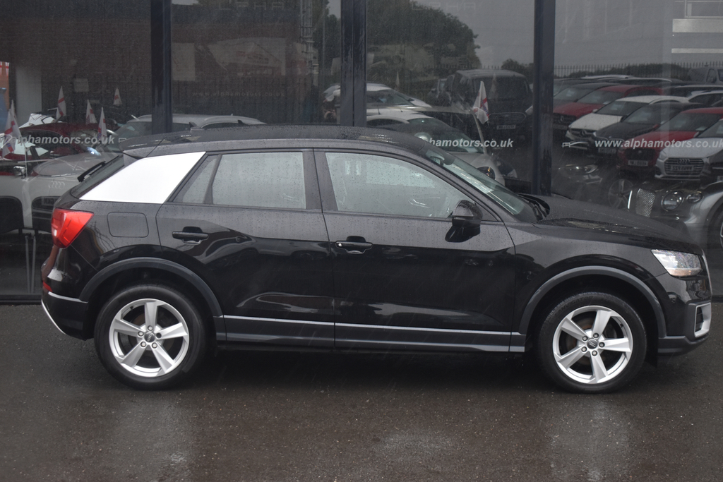 Audi Q2 Estate Grey #13