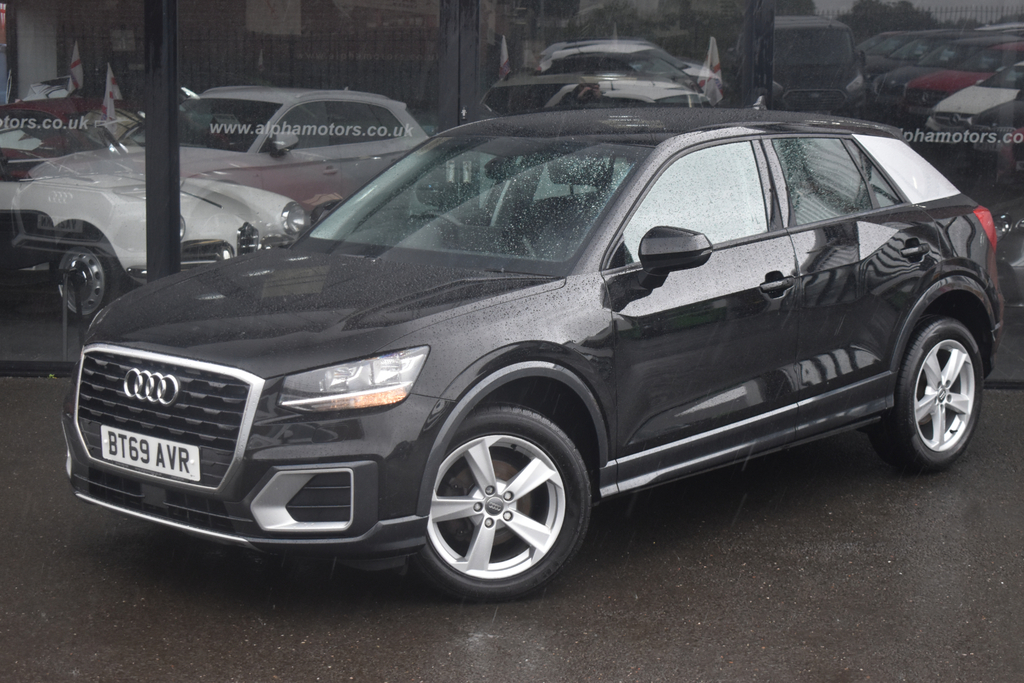 Audi Q2 Estate Grey #4