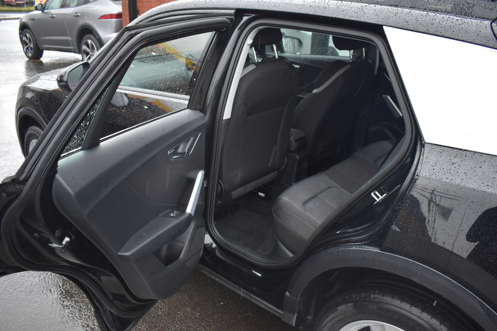 Audi Q2 Estate Grey #36