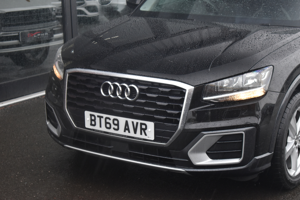 Audi Q2 Estate Grey #18