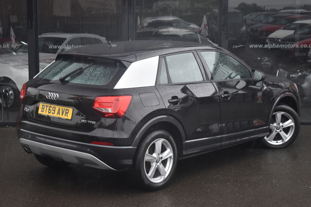 Audi Q2 Estate Grey #5