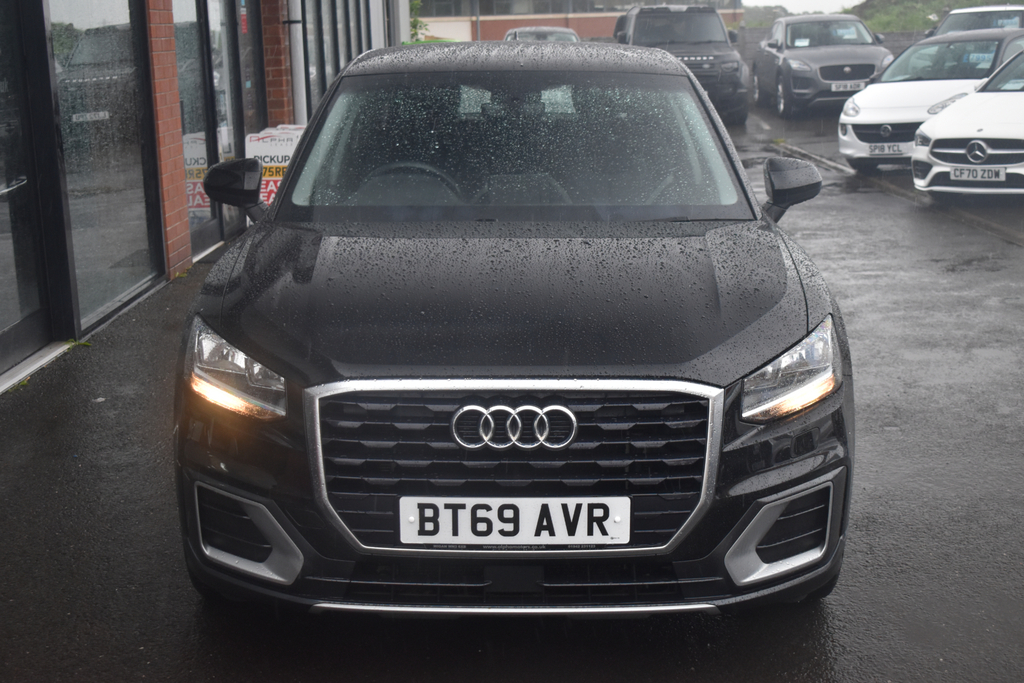 Audi Q2 Estate Grey #3