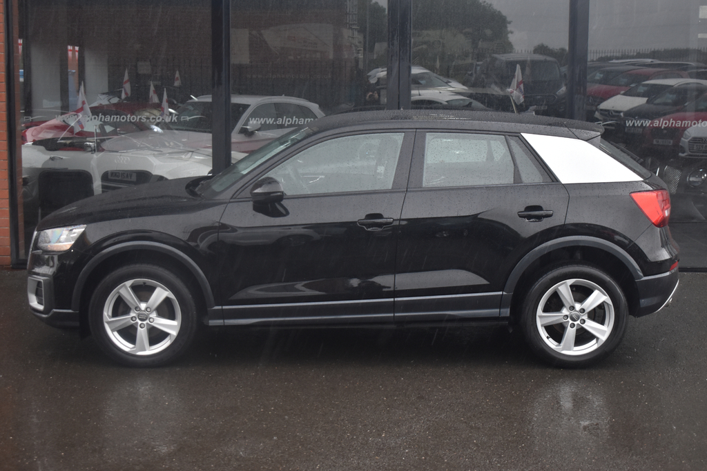 Audi Q2 Estate Grey #12