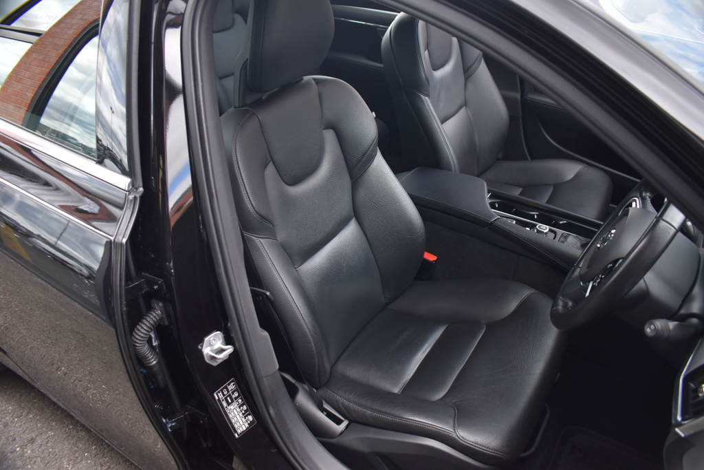 Volvo V90 V90 Momentum Pro D4 Black #24