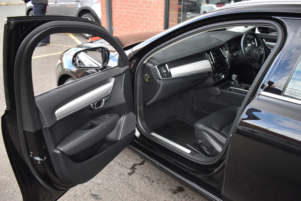 Volvo V90 V90 Momentum Pro D4 Black #32