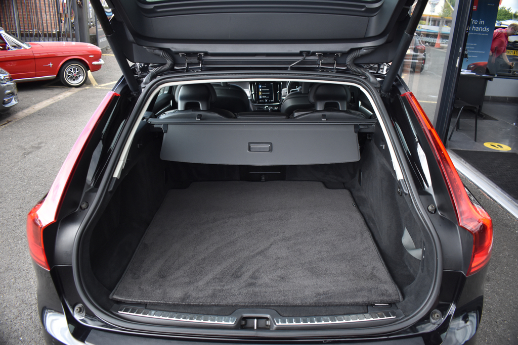 Volvo V90 V90 Momentum Pro D4 Black #42