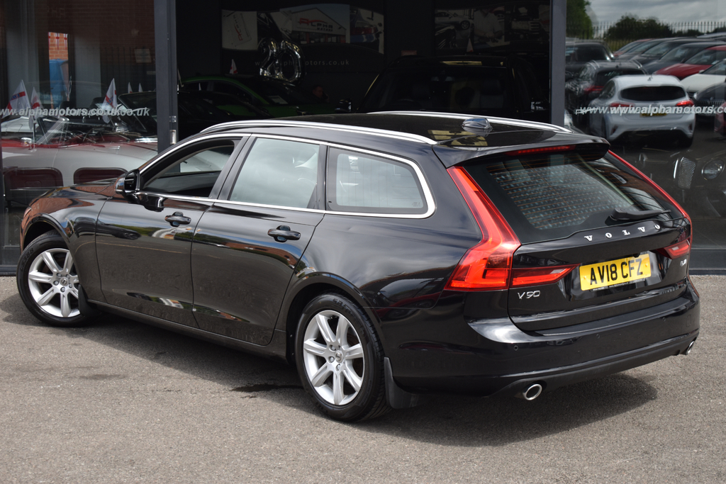 Volvo V90 2.0 D4 Momentum Estate Euro 6 Ss  #2