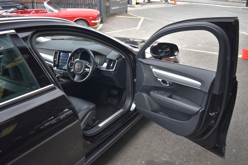 Volvo V90 V90 Momentum Pro D4 Black #22