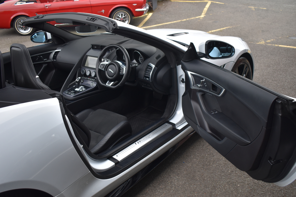 Jaguar F-Type P450 R-dynamic Blue #22