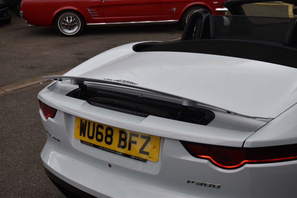 Jaguar F-Type P450 R-dynamic Blue #33