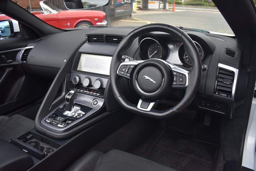 Jaguar F-Type P450 R-dynamic Blue #8