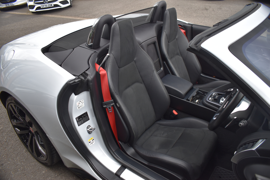 Jaguar F-Type P450 R-dynamic Blue #24