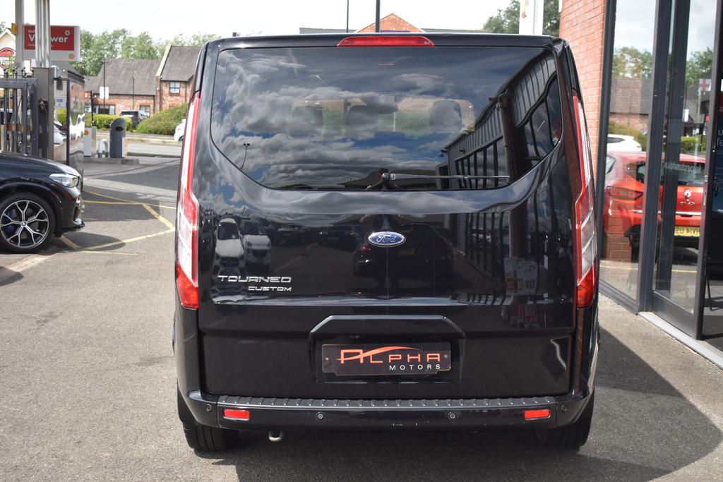 Ford Tourneo Custom 2.0 320 Ecoblue Titanium Minibus Double Cab Di #6
