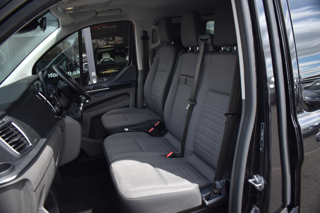 Ford Tourneo Custom 2.0 320 Ecoblue Titanium Minibus Double Cab Di Grey #10