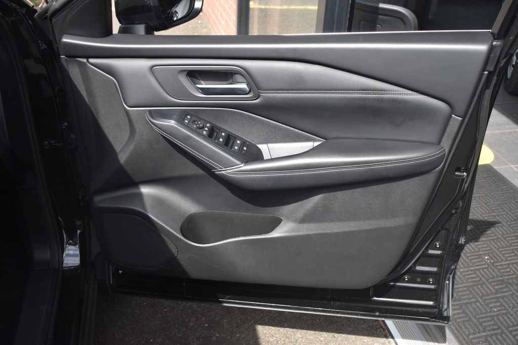 Nissan Qashqai Hatchback  #24