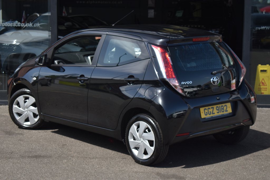 Toyota Aygo 1.0 Vvt-i X-play Hatchback Euro  #2