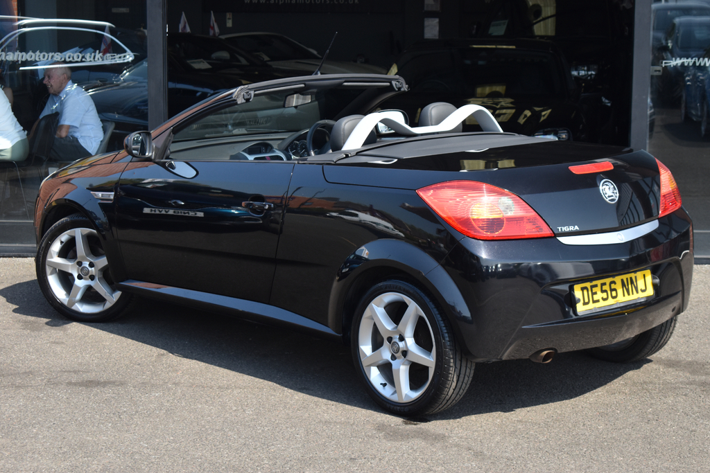 Vauxhall Tigra 1.4I 16V Exclusiv Convertible A  #2