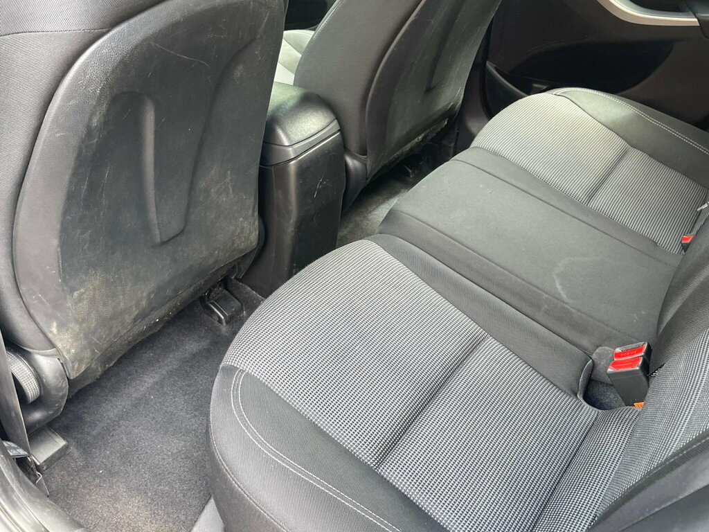 Hyundai I30 Crdi Active White #9