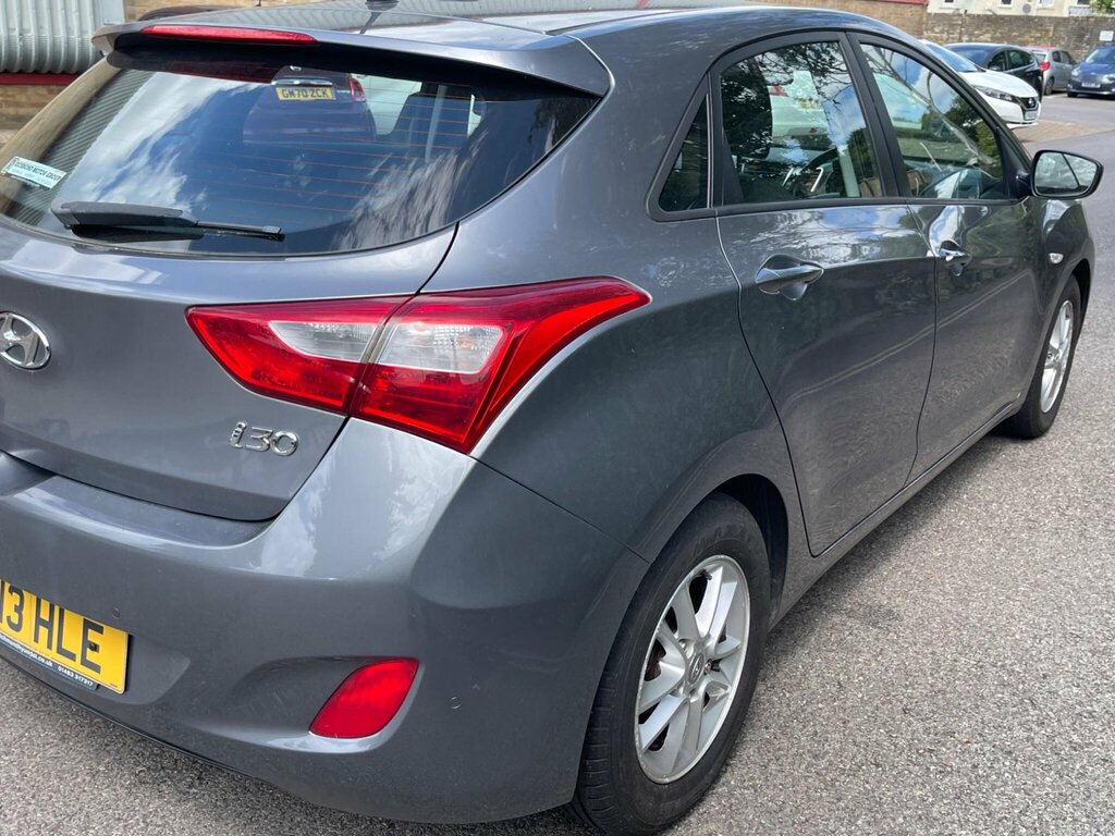 Hyundai I30 Crdi Active White #16