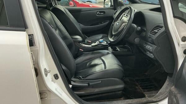 Nissan Leaf Tekna White #2