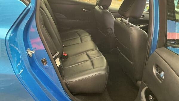 Nissan Leaf Tekna Blue #3