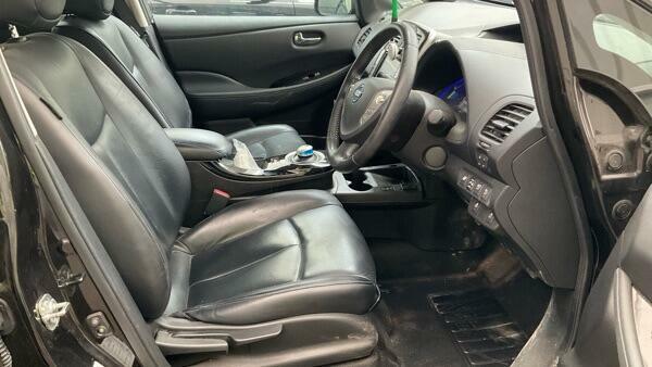 Nissan Leaf Tekna Black #2