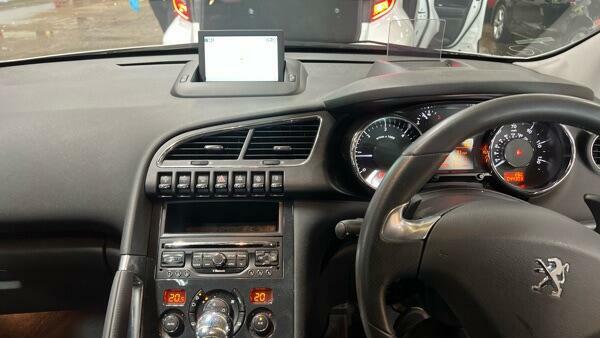 Peugeot 3008 Hdi Active White #12