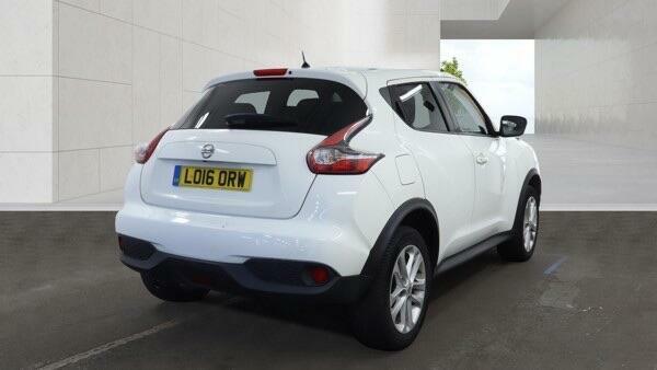 Nissan Juke N-connecta White #4