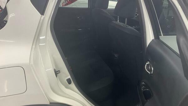 Nissan Juke N-connecta White #3