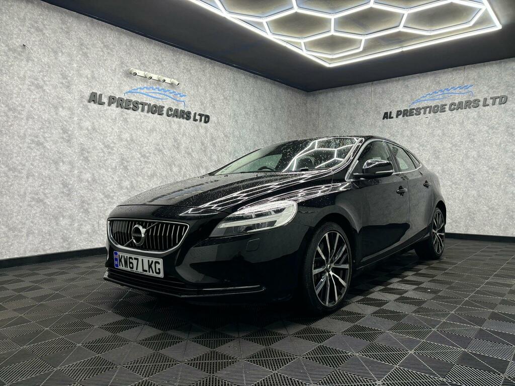 Volvo V40 1.5 T3 Inscription Euro 6 Ss KW67LKG Black