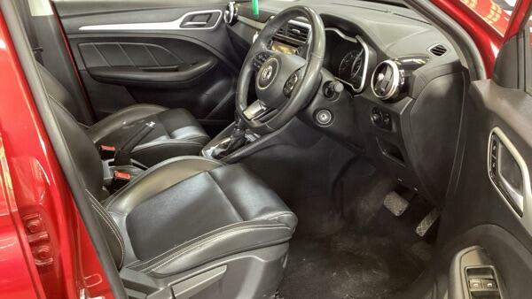 MG ZS Exclusive Red #2