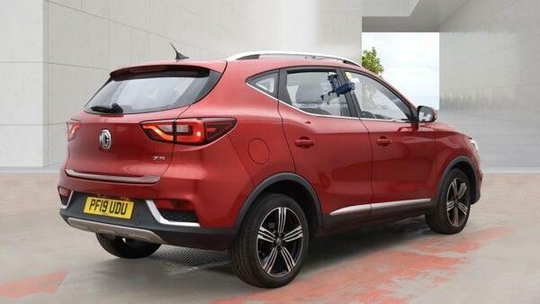 MG ZS Exclusive Red #4