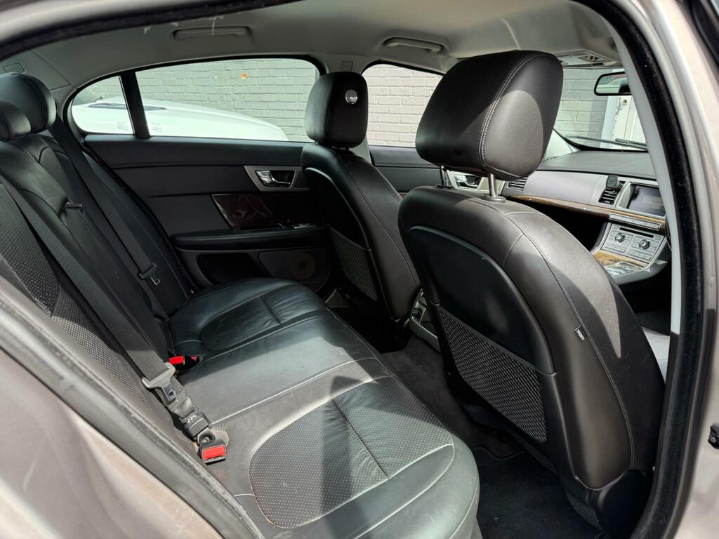Jaguar XF 2.2 D Luxury 190 Bhp Black #11