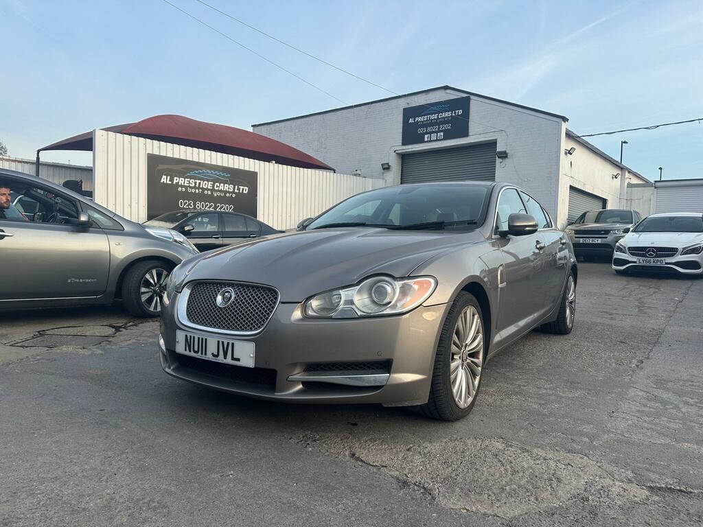 Jaguar XF Premium Luxury Grey