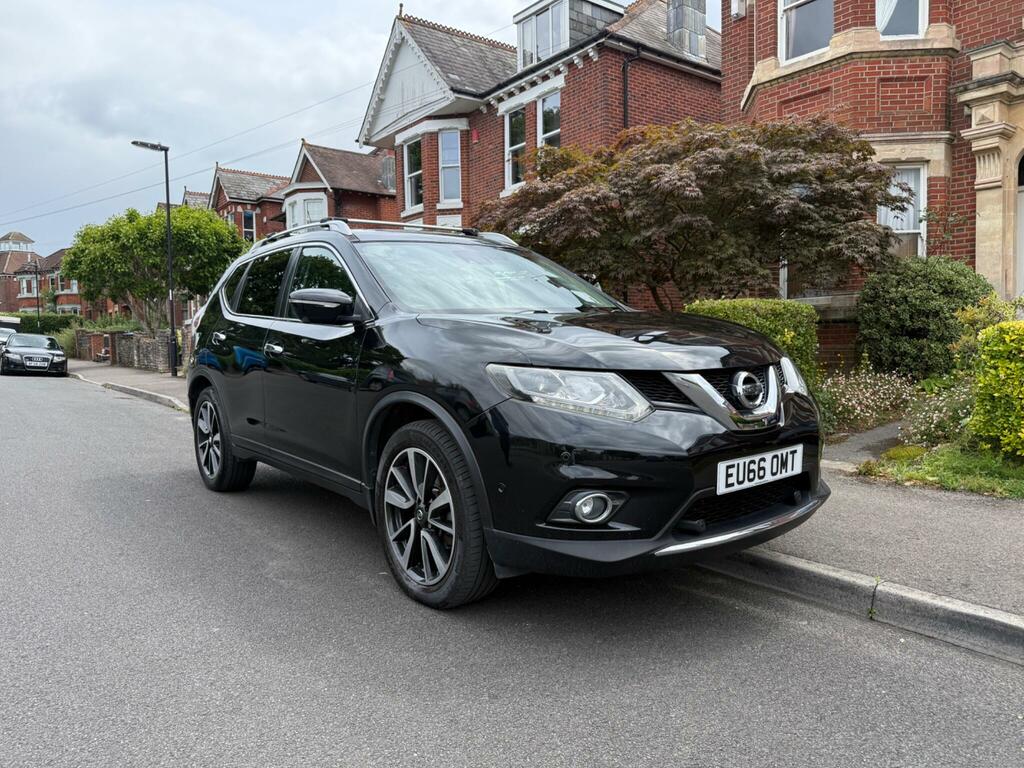 Nissan X-Trail Tekna Black