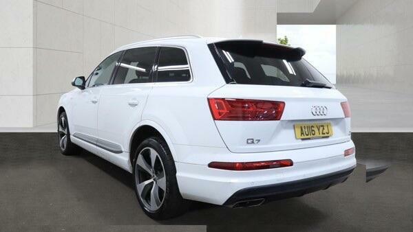 Audi Q7 S Line White #6