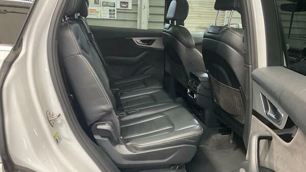 Audi Q7 S Line White #3