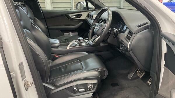 Audi Q7 S Line White #2