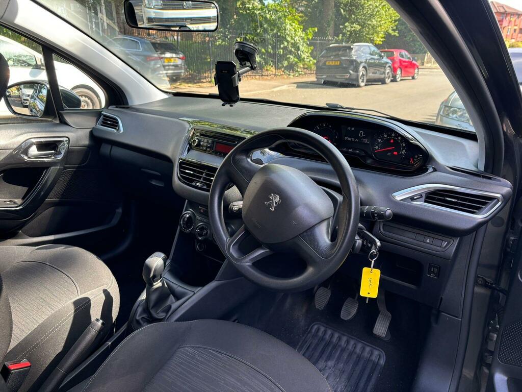 Peugeot 208 Access Plus White #2
