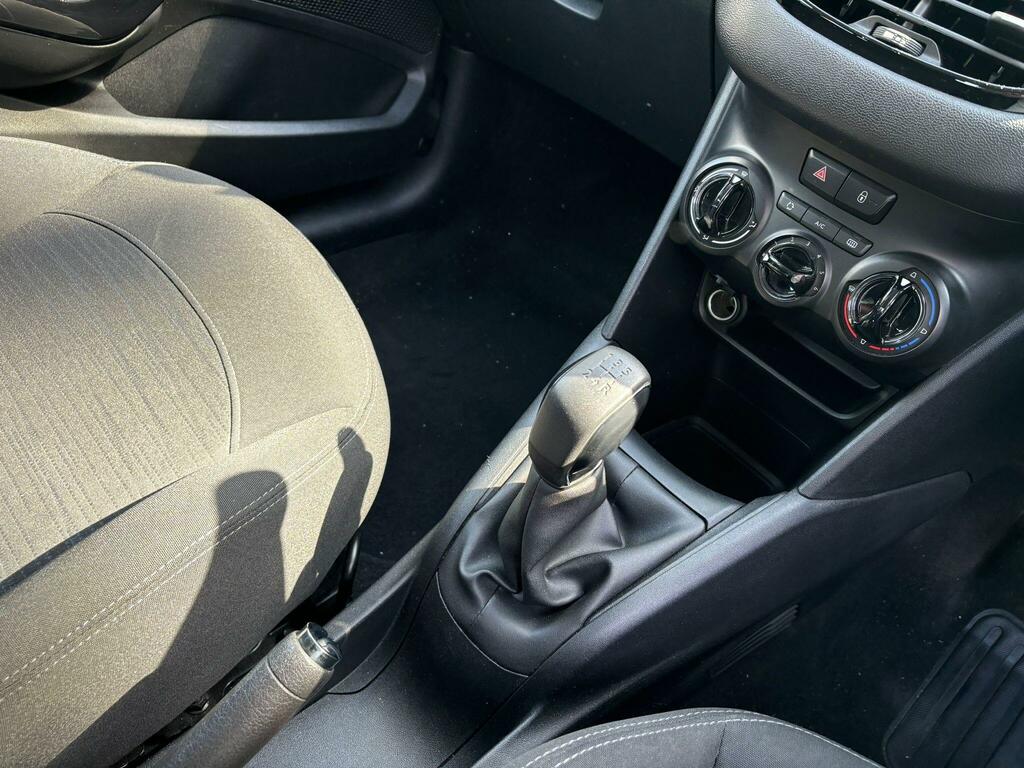 Peugeot 208 Access Plus White #9