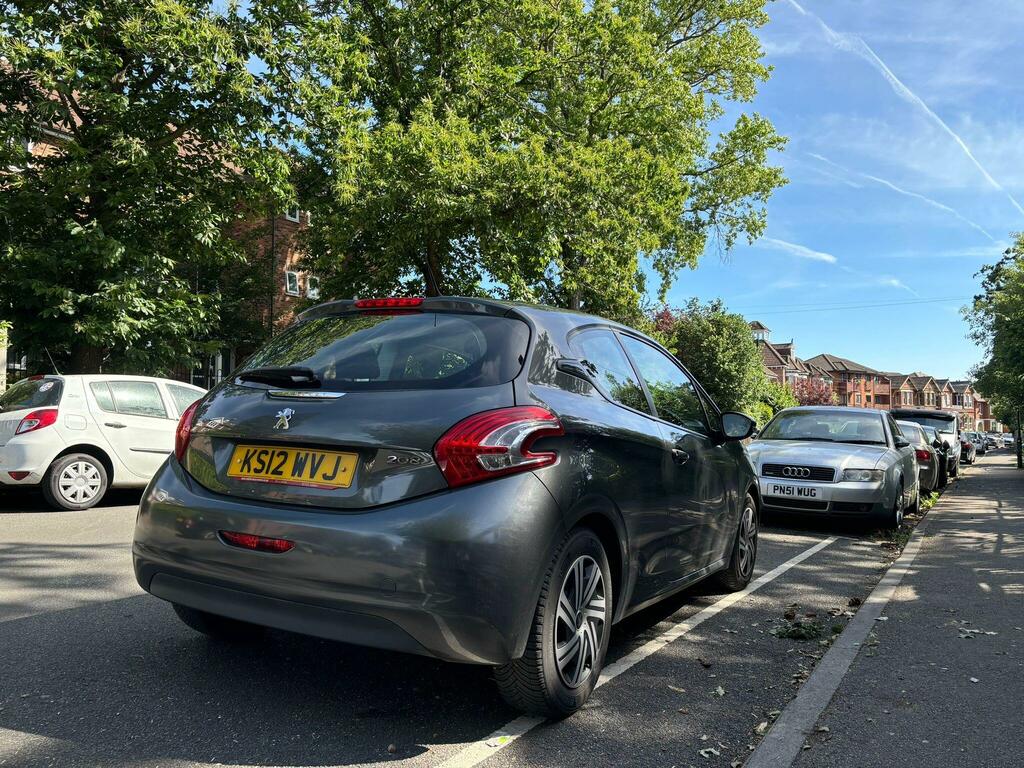 Peugeot 208 Access Plus White #3