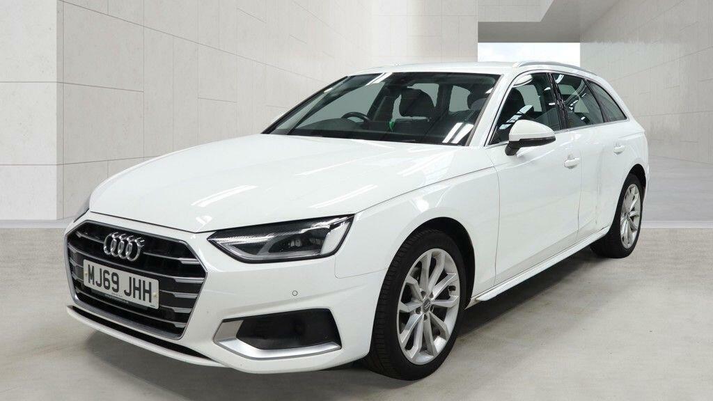 Audi A4 Avant Sport White
