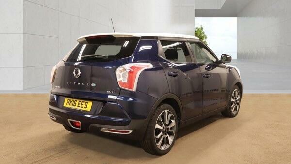 SsangYong Tivoli Elx Black #4