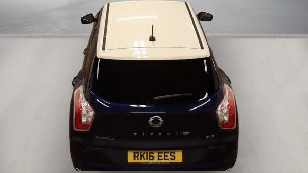 SsangYong Tivoli Elx Black #10