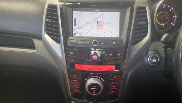 SsangYong Tivoli Elx Black #11